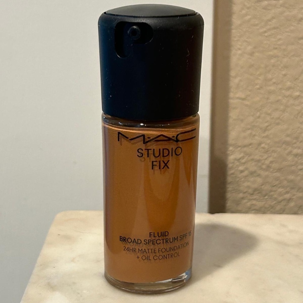 MAC Studio Fix Fluid Matte Foundation BRAND NEW